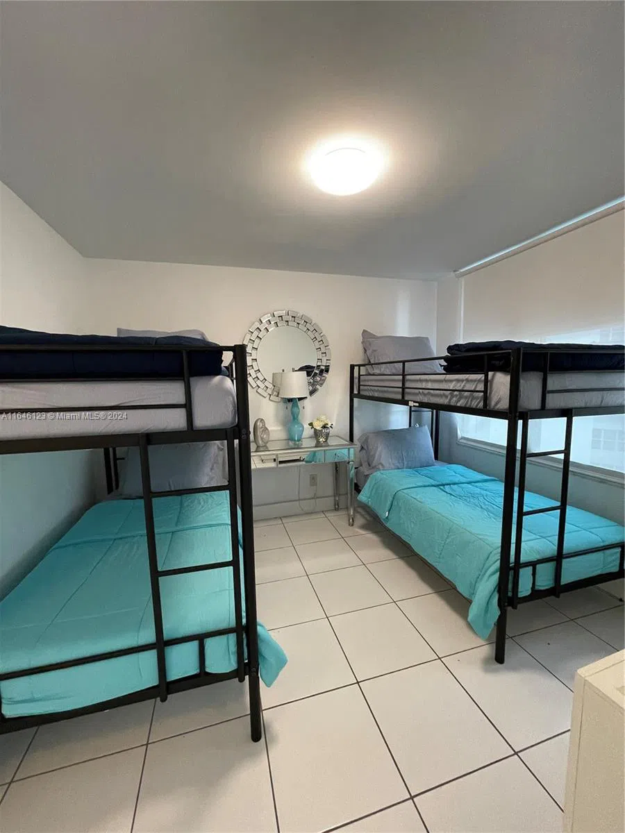 5151 Collins Ave #629 Miami Beach, FL 33140