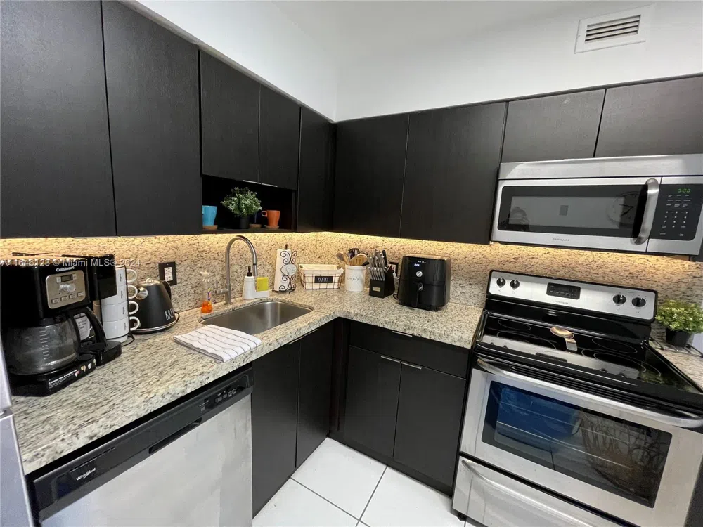 5151 Collins Ave #629 Miami Beach, FL 33140