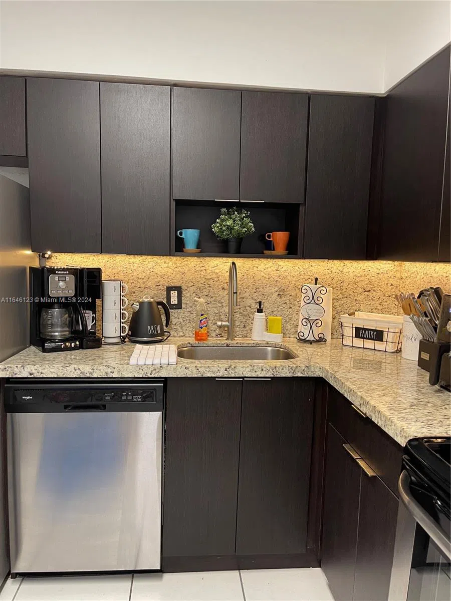 5151 Collins Ave #629 Miami Beach, FL 33140