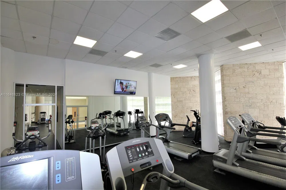 5151 Collins Ave #629 Miami Beach, FL 33140