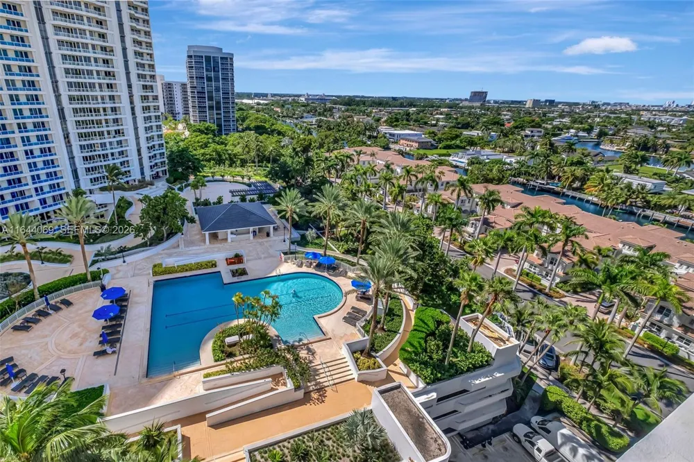 21200 Point Pl #1204 Aventura, FL 33180