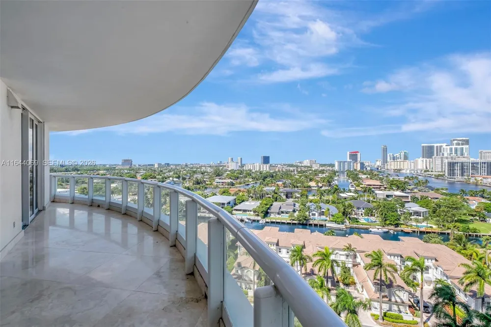21200 Point Pl #1204 Aventura, FL 33180