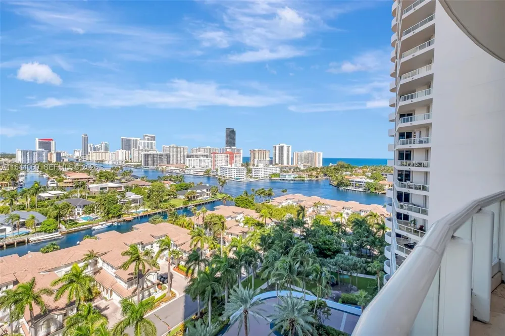 21200 Point Pl #1204 Aventura, FL 33180