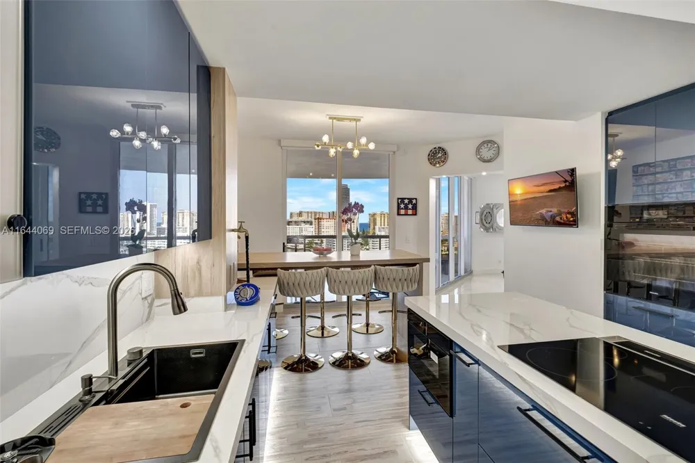 21200 Point Pl #1204 Aventura, FL 33180
