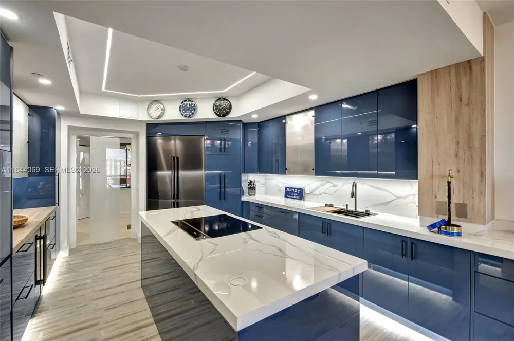 21200 Point Pl #1204 Aventura, FL 33180