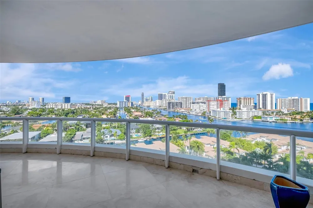 21200 Point Pl #1204 Aventura, FL 33180