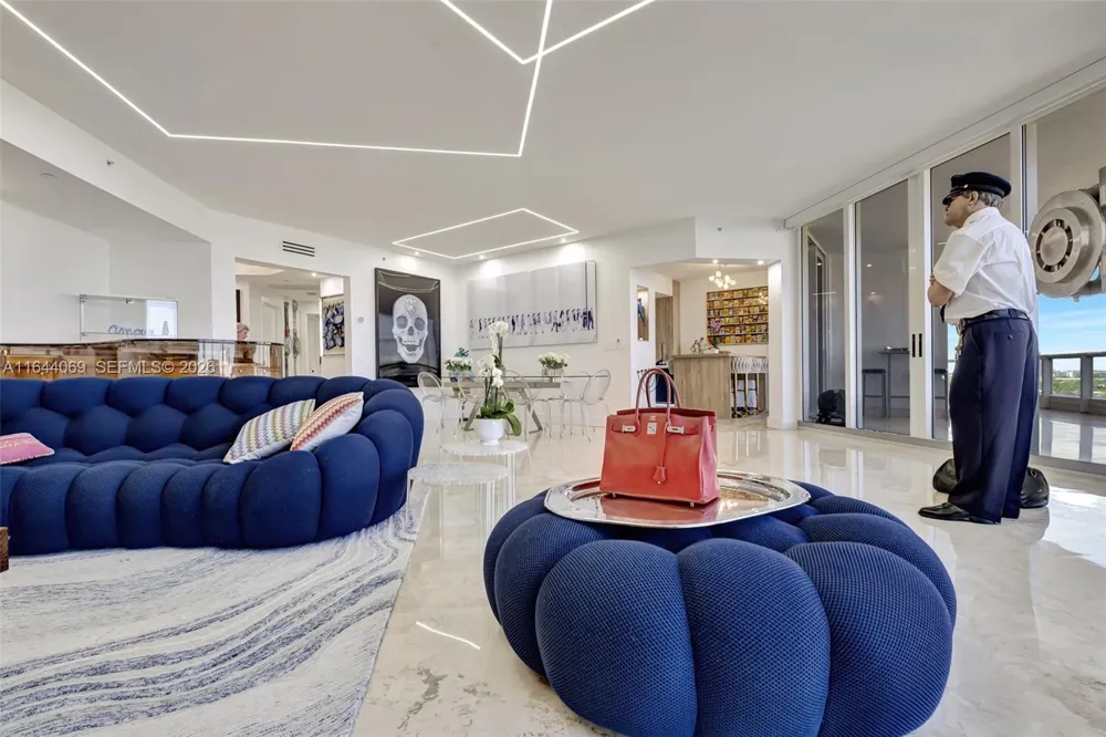21200 Point Pl #1204 Aventura, FL 33180