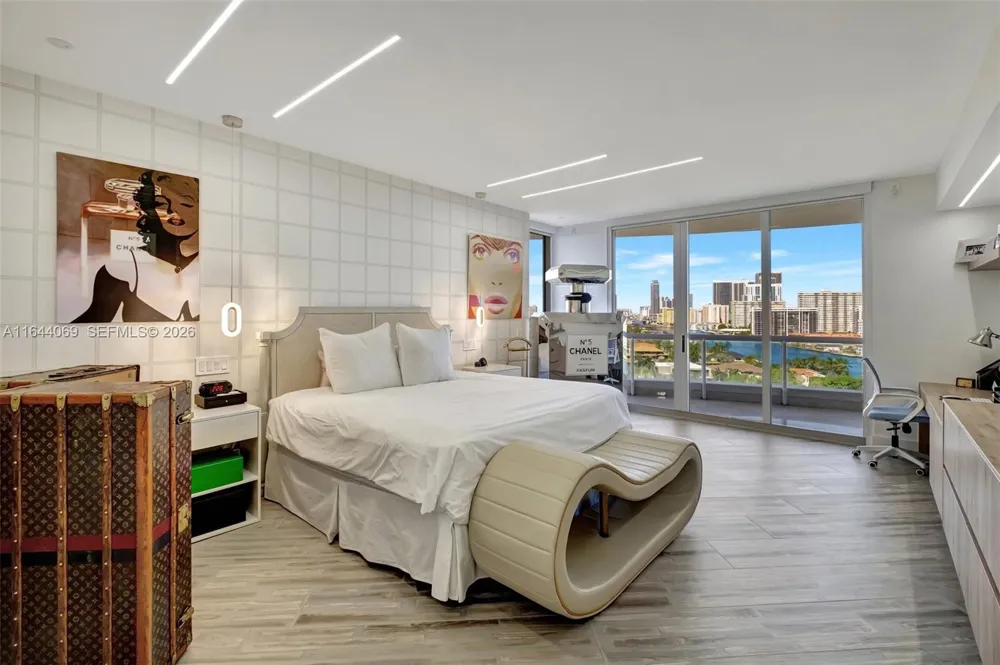 21200 Point Pl #1204 Aventura, FL 33180