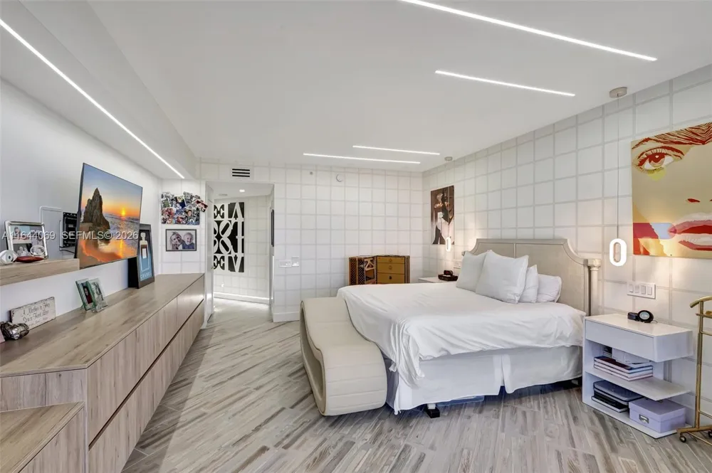 21200 Point Pl #1204 Aventura, FL 33180