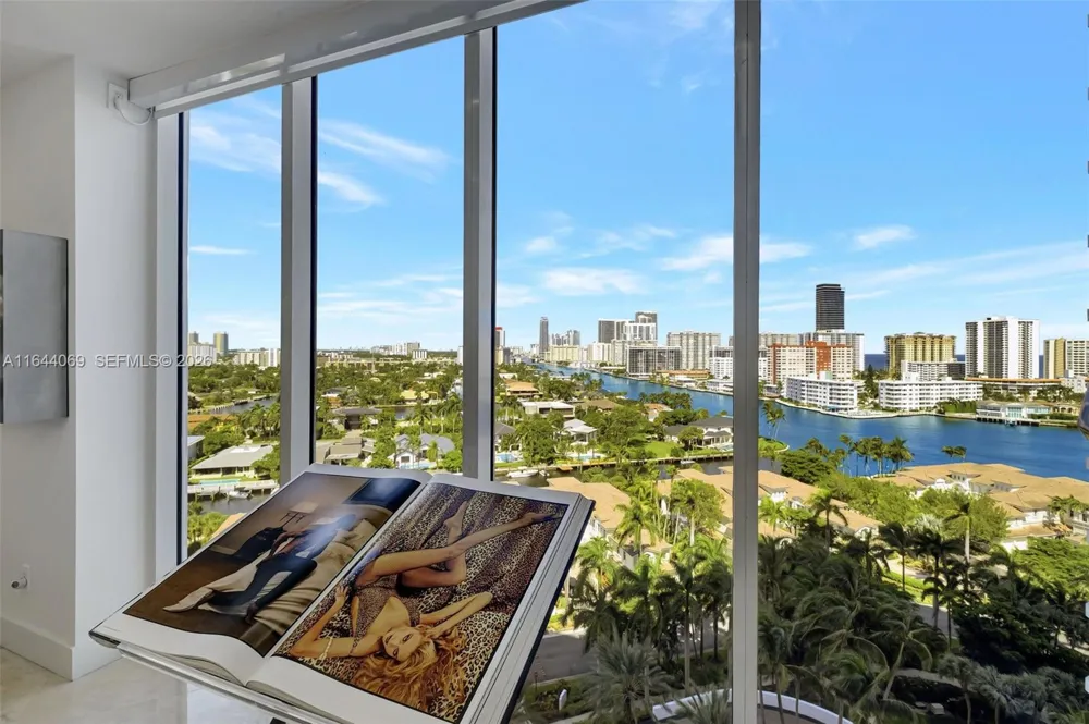 21200 Point Pl #1204 Aventura, FL 33180