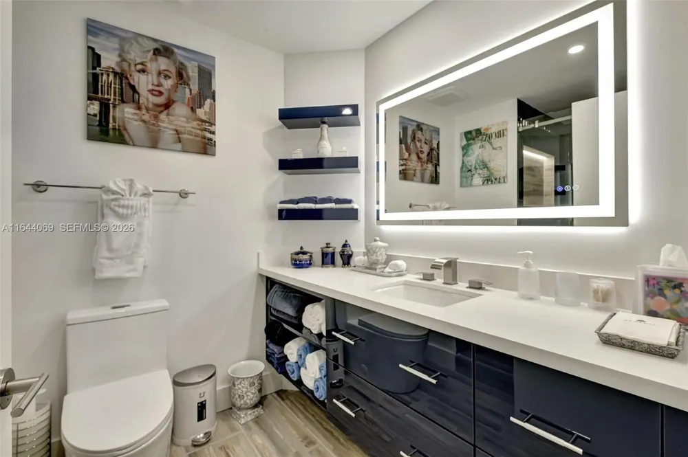 21200 Point Pl #1204 Aventura, FL 33180