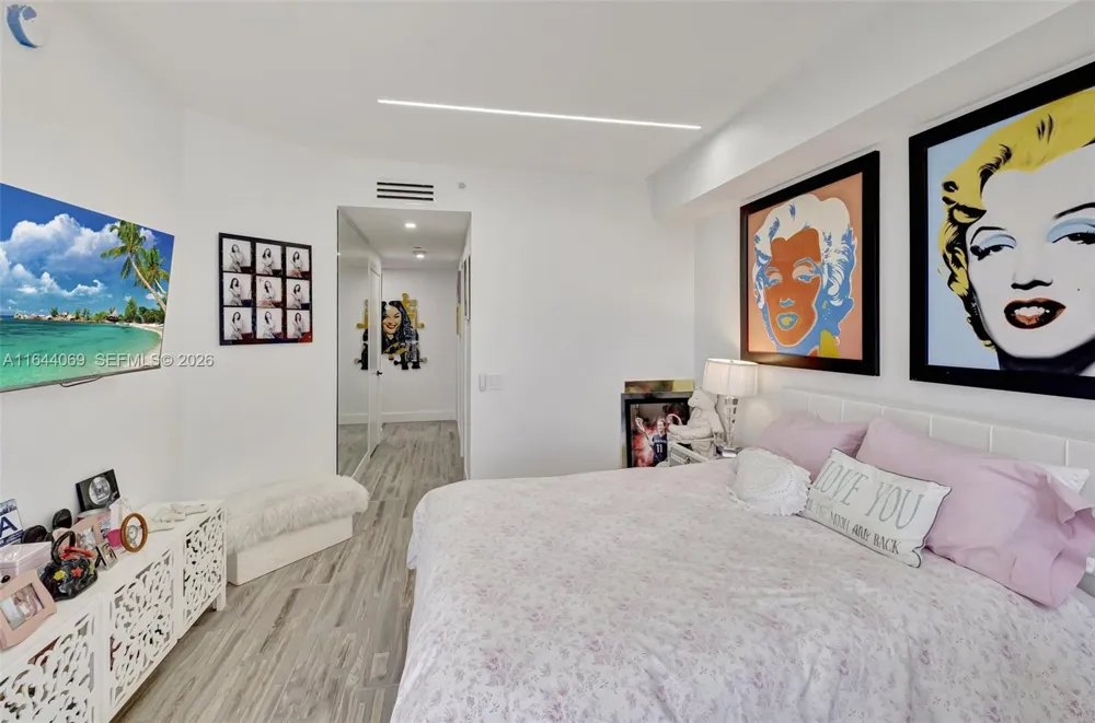 21200 Point Pl #1204 Aventura, FL 33180