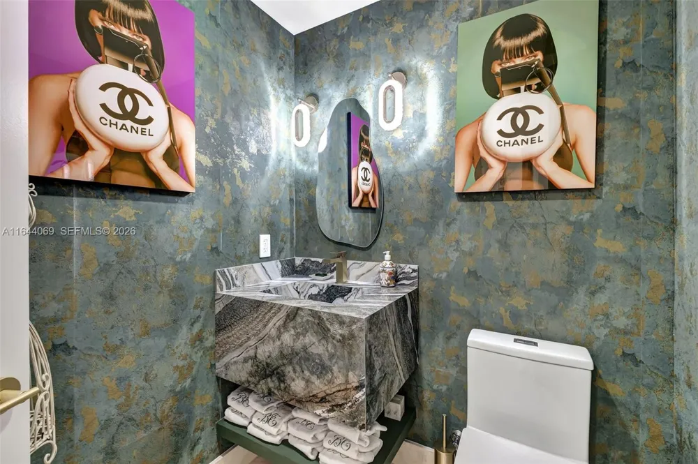 21200 Point Pl #1204 Aventura, FL 33180