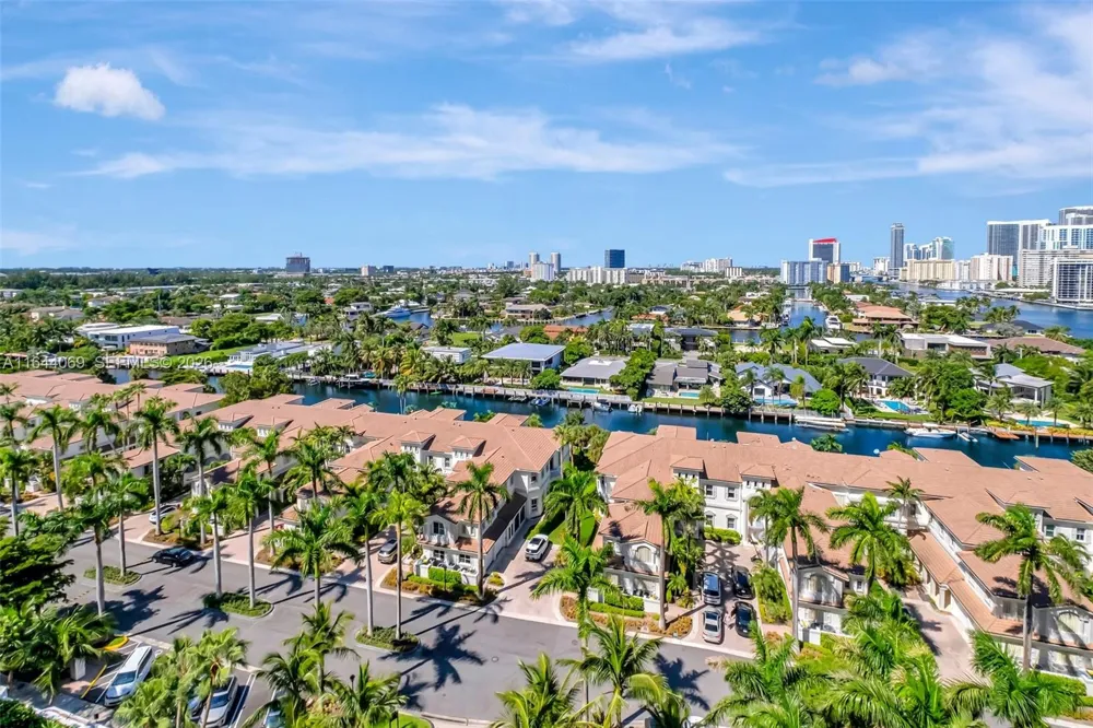 21200 Point Pl #1204 Aventura, FL 33180