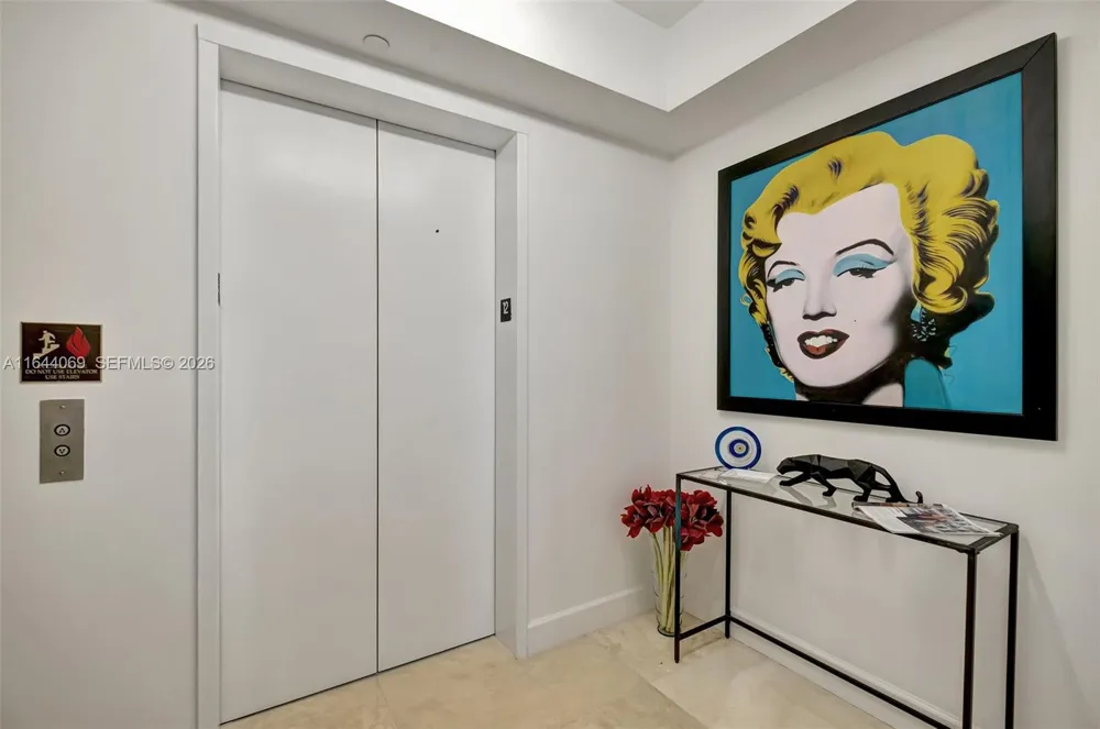 21200 Point Pl #1204 Aventura, FL 33180