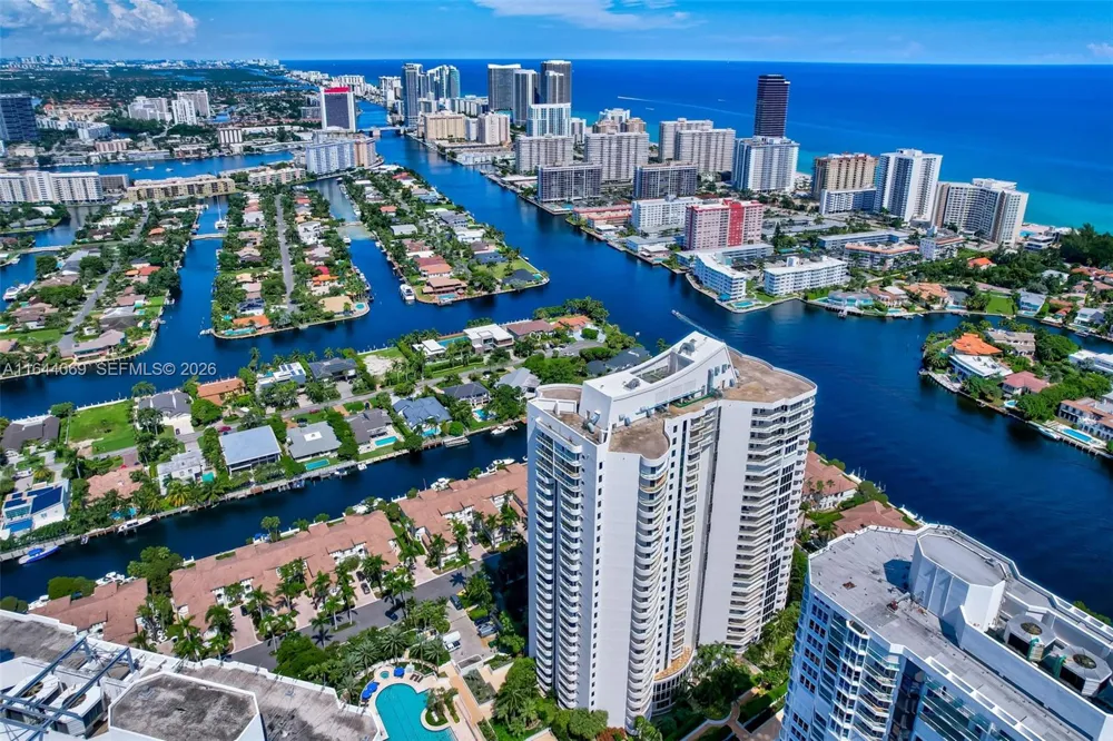21200 Point Pl #1204 Aventura, FL 33180
