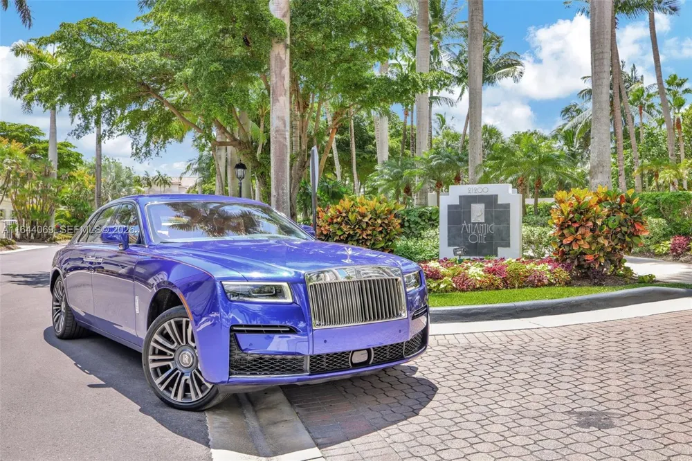 21200 Point Pl #1204 Aventura, FL 33180