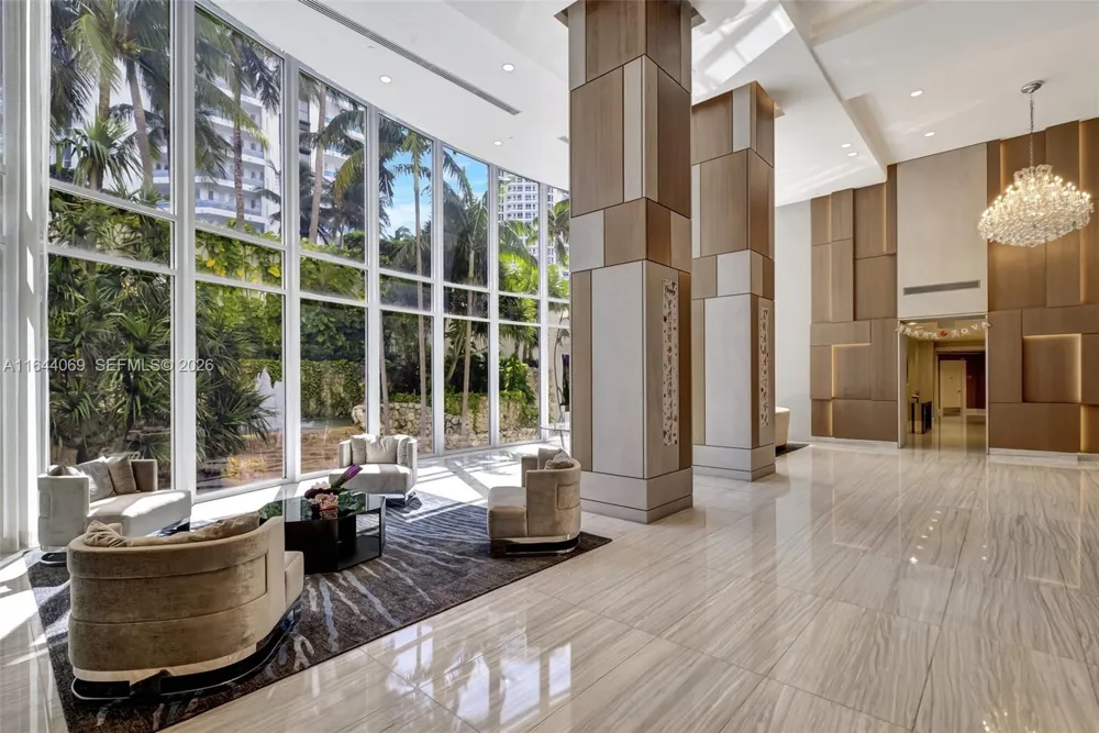 21200 Point Pl #1204 Aventura, FL 33180