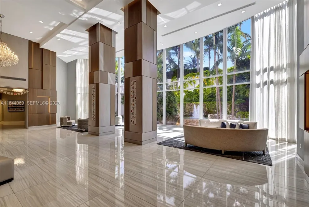 21200 Point Pl #1204 Aventura, FL 33180