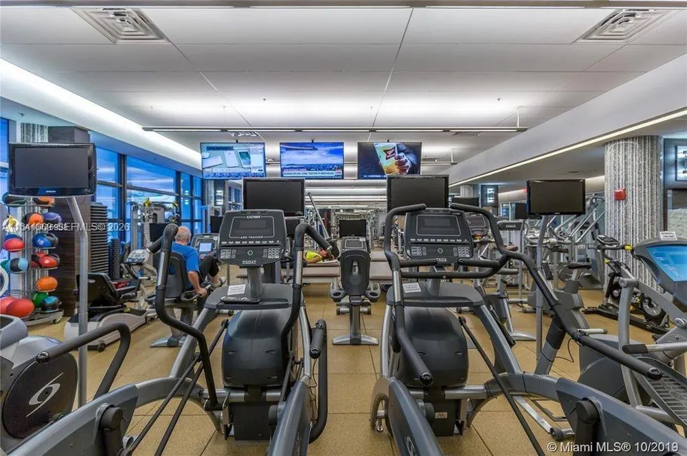 21200 Point Pl #1204 Aventura, FL 33180