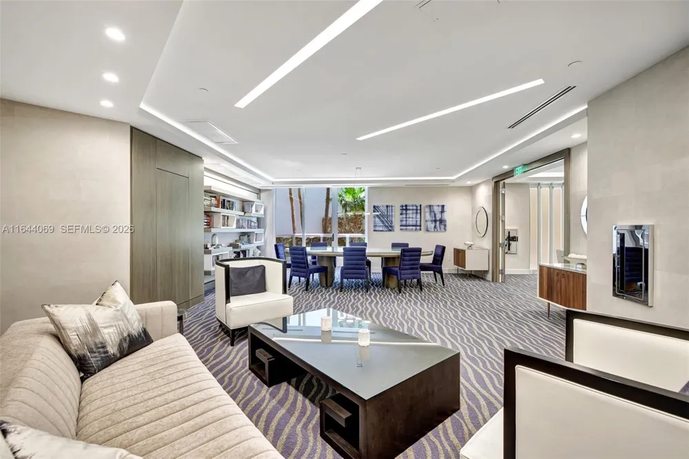 21200 Point Pl #1204 Aventura, FL 33180