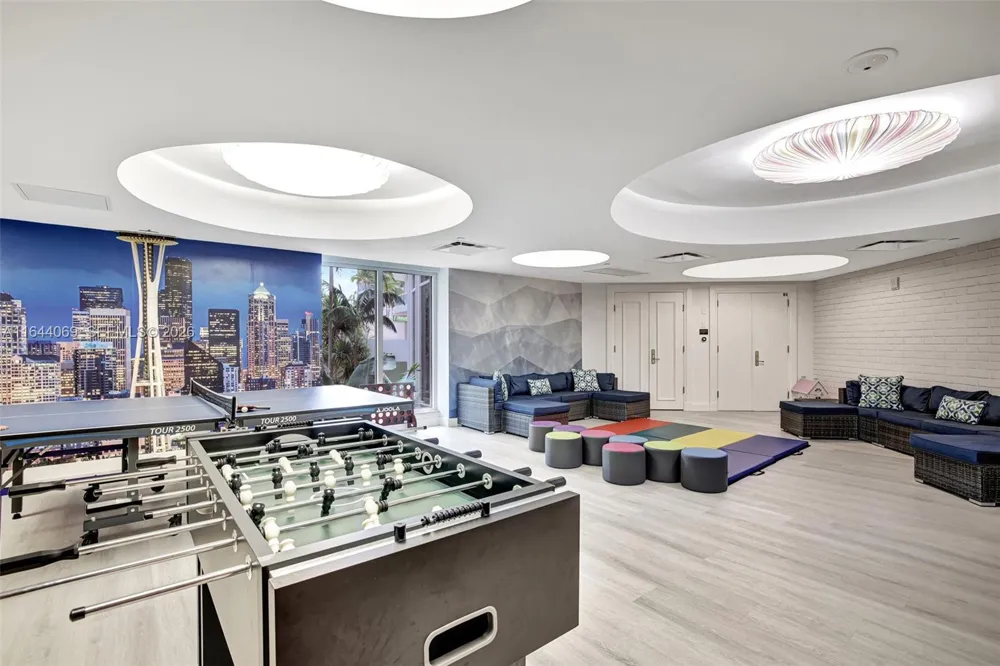 21200 Point Pl #1204 Aventura, FL 33180