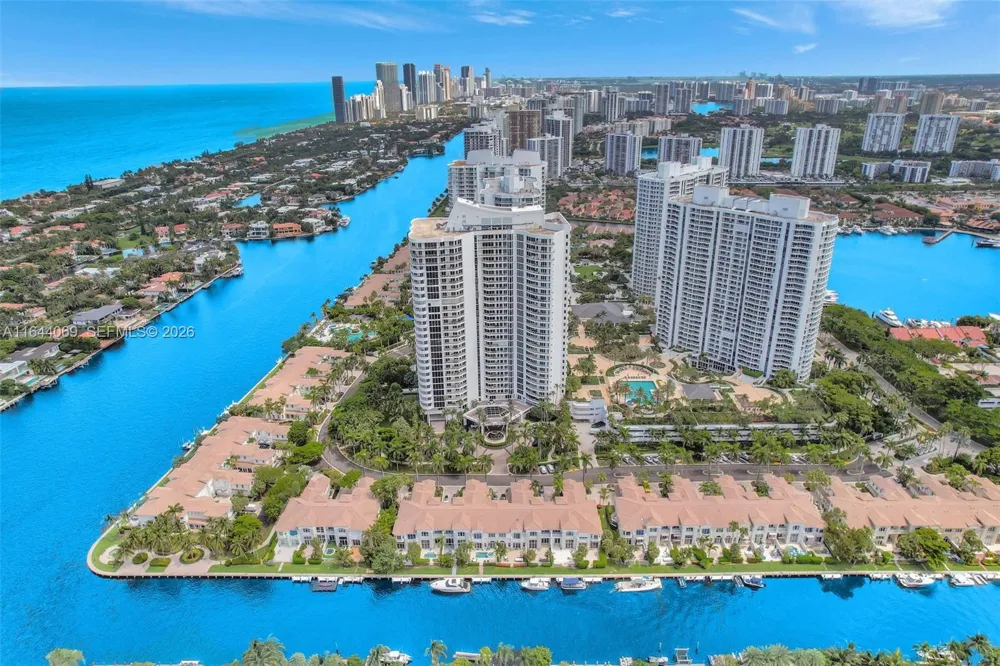 21200 Point Pl #1204 Aventura, FL 33180
