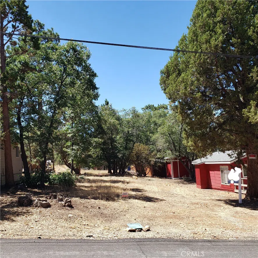 864 San Bernardino Avenue Sugarloaf, CA 92386