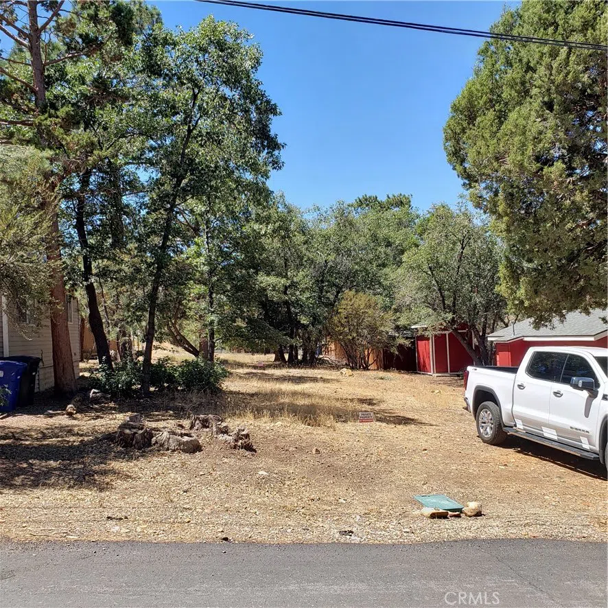 864 San Bernardino Avenue Sugarloaf, CA 92386