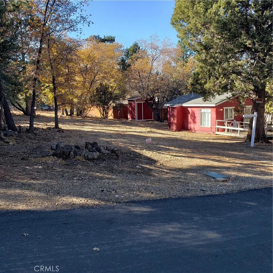 864 San Bernardino Avenue Sugarloaf, CA 92386