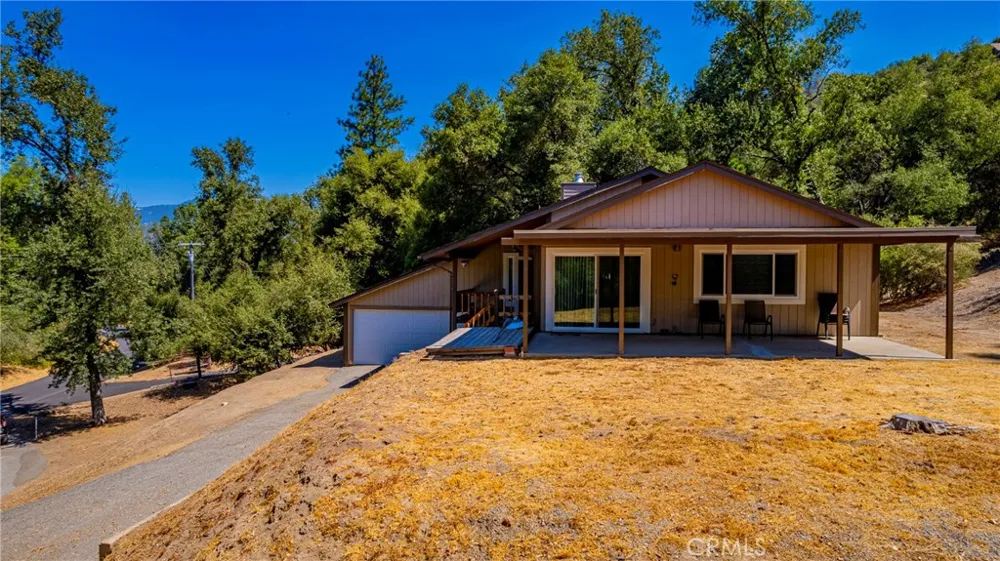 41243 Pamela Place Oakhurst, CA 93644