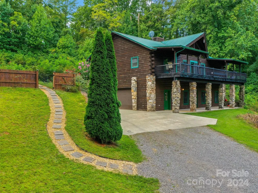 80 Austins Trail Canton, NC 28716