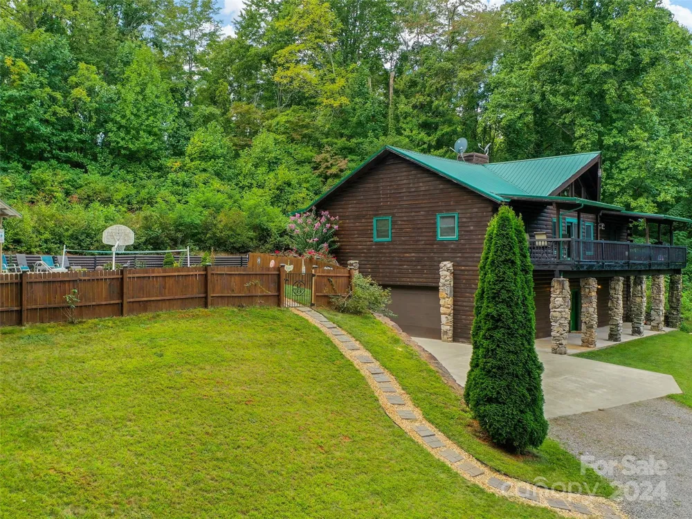 80 Austins Trail Canton, NC 28716