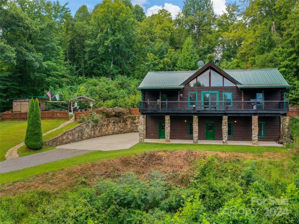 80 Austins Trail Canton, NC 28716