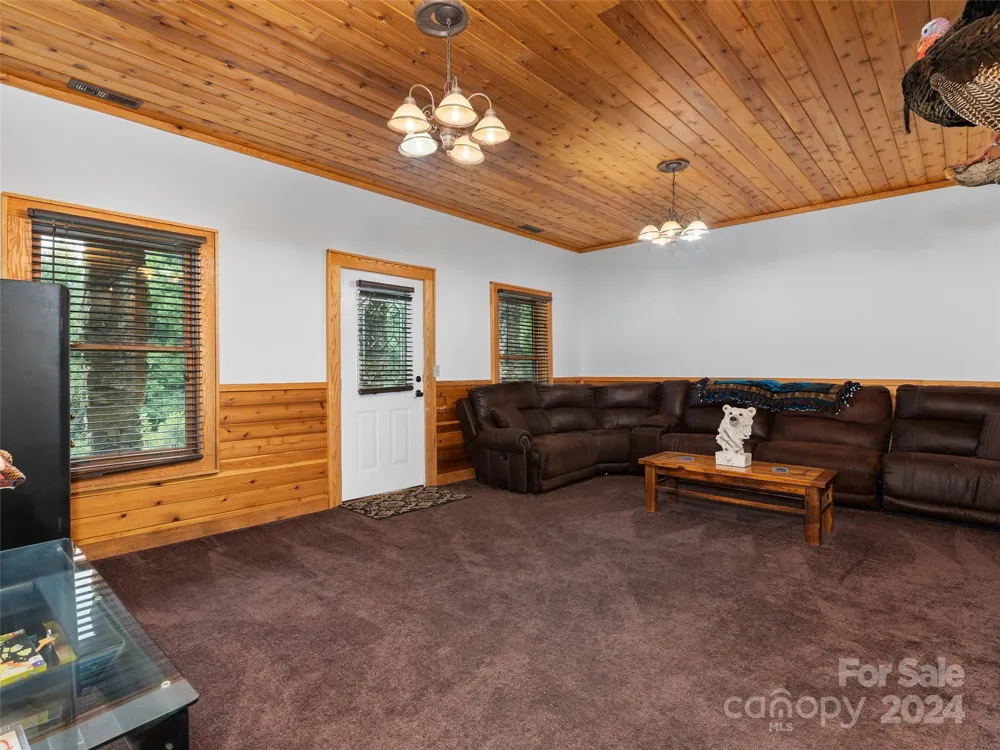 80 Austins Trail Canton, NC 28716