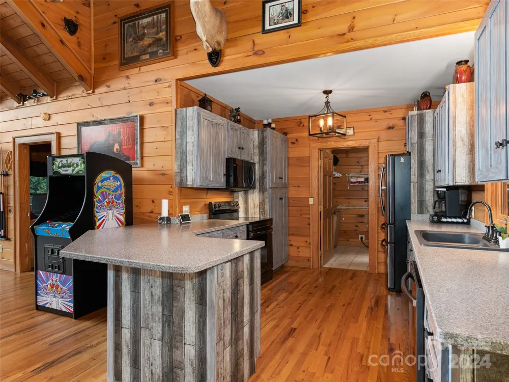 80 Austins Trail Canton, NC 28716