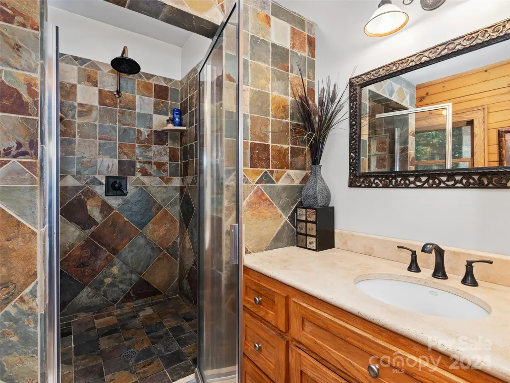 80 Austins Trail Canton, NC 28716