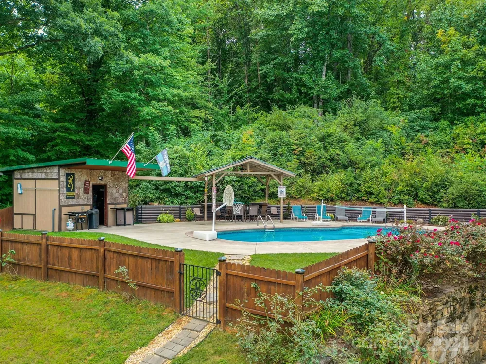 80 Austins Trail Canton, NC 28716