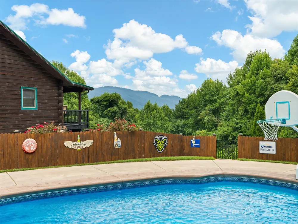 80 Austins Trail Canton, NC 28716