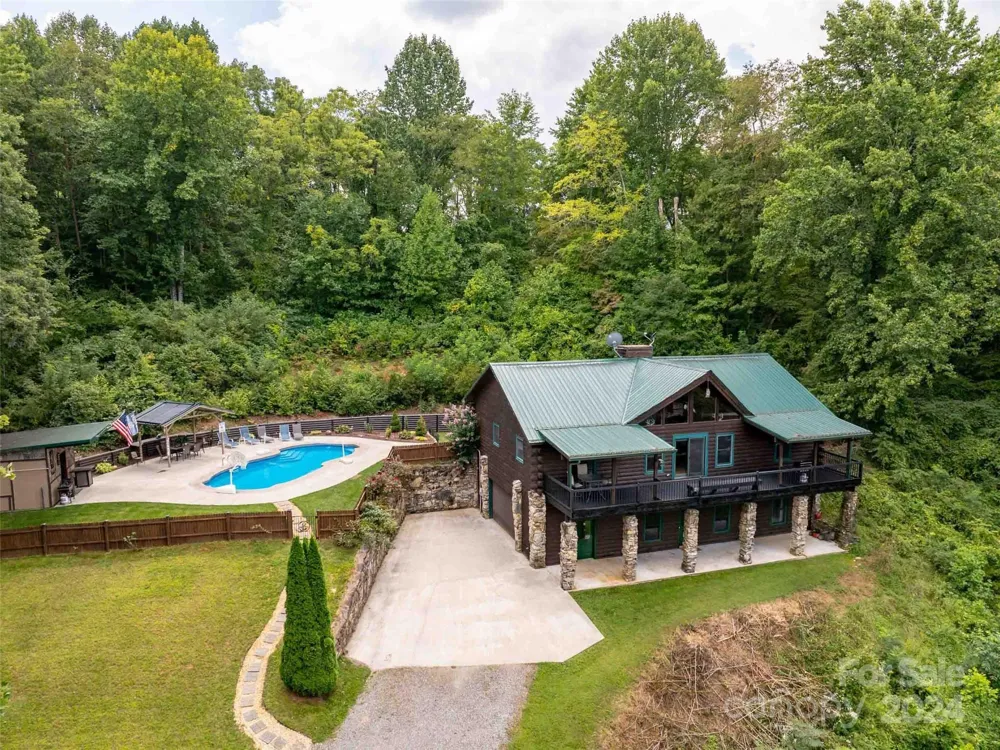 80 Austins Trail Canton, NC 28716