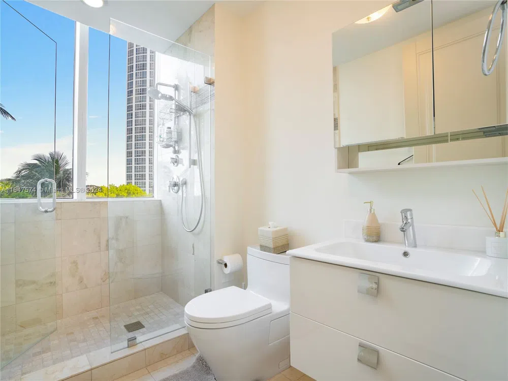 18101 Collins Ave #601 Sunny Isles Beach, FL 33160