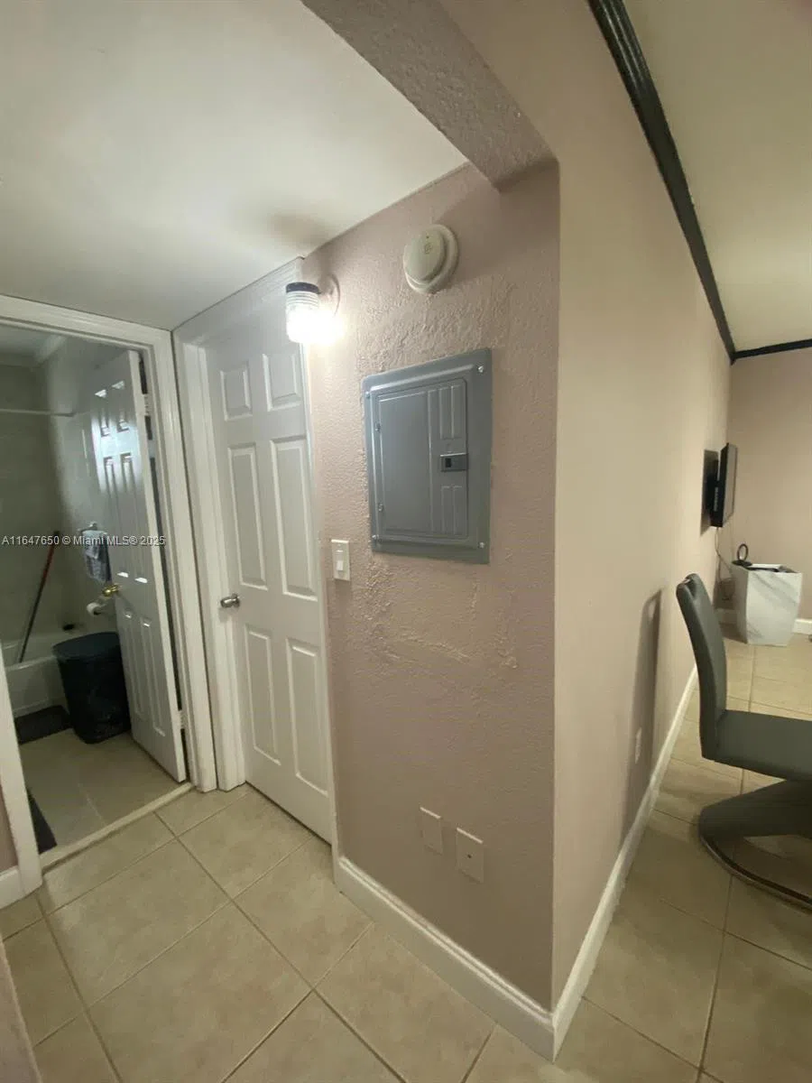 4050 NW 135th St #20-1 Opa-Locka, FL 33054