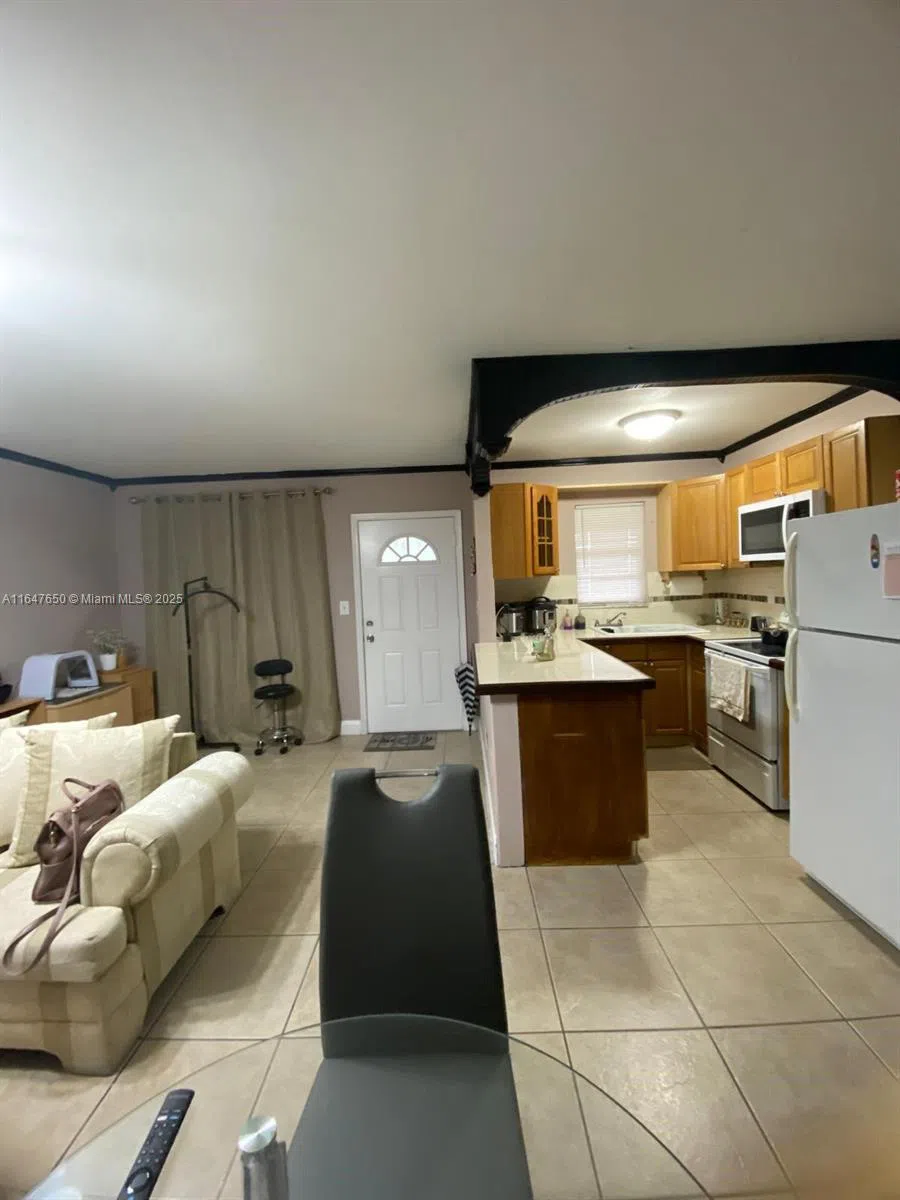 4050 NW 135th St #20-1 Opa-Locka, FL 33054