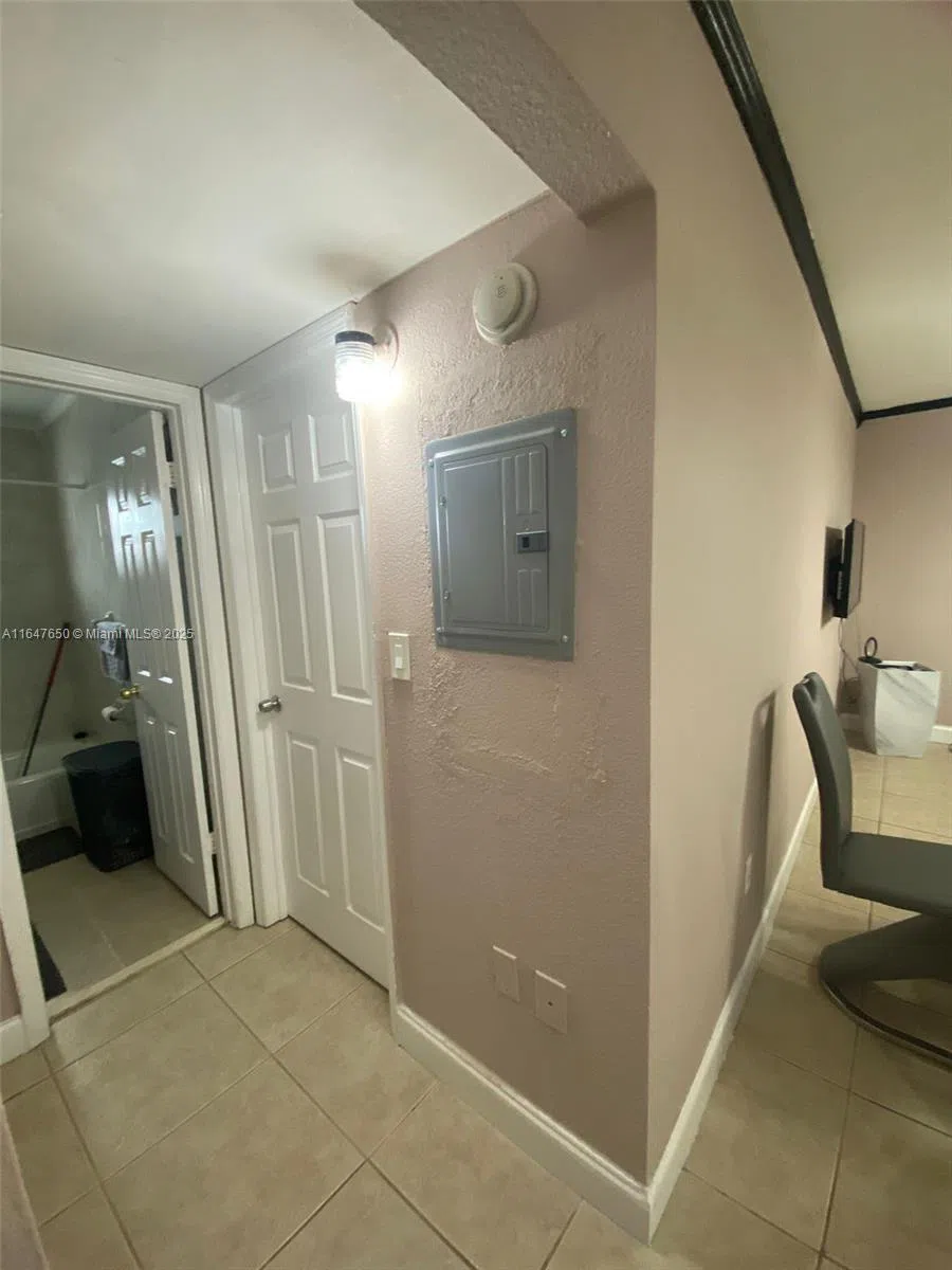 4050 NW 135th St #20-1 Opa-Locka, FL 33054