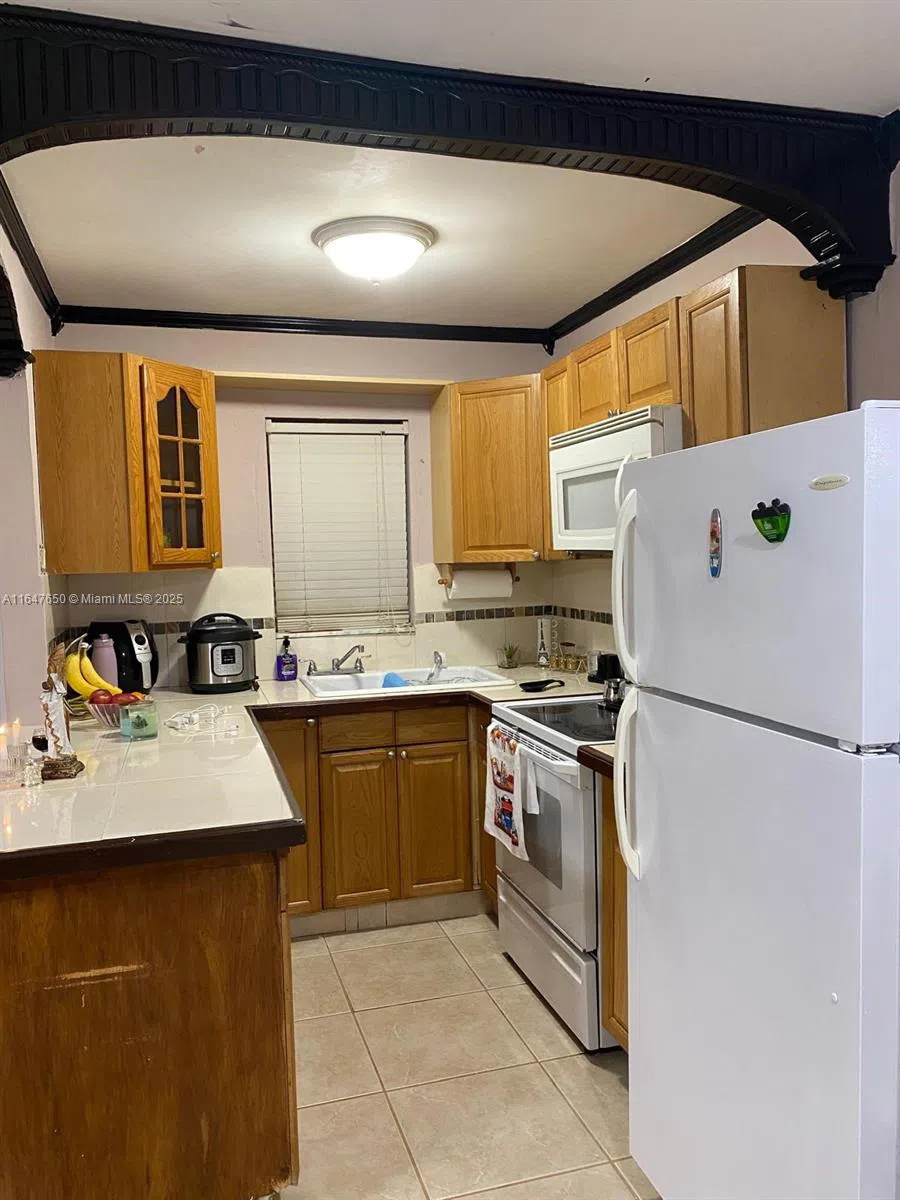 4050 NW 135th St #20-1 Opa-Locka, FL 33054
