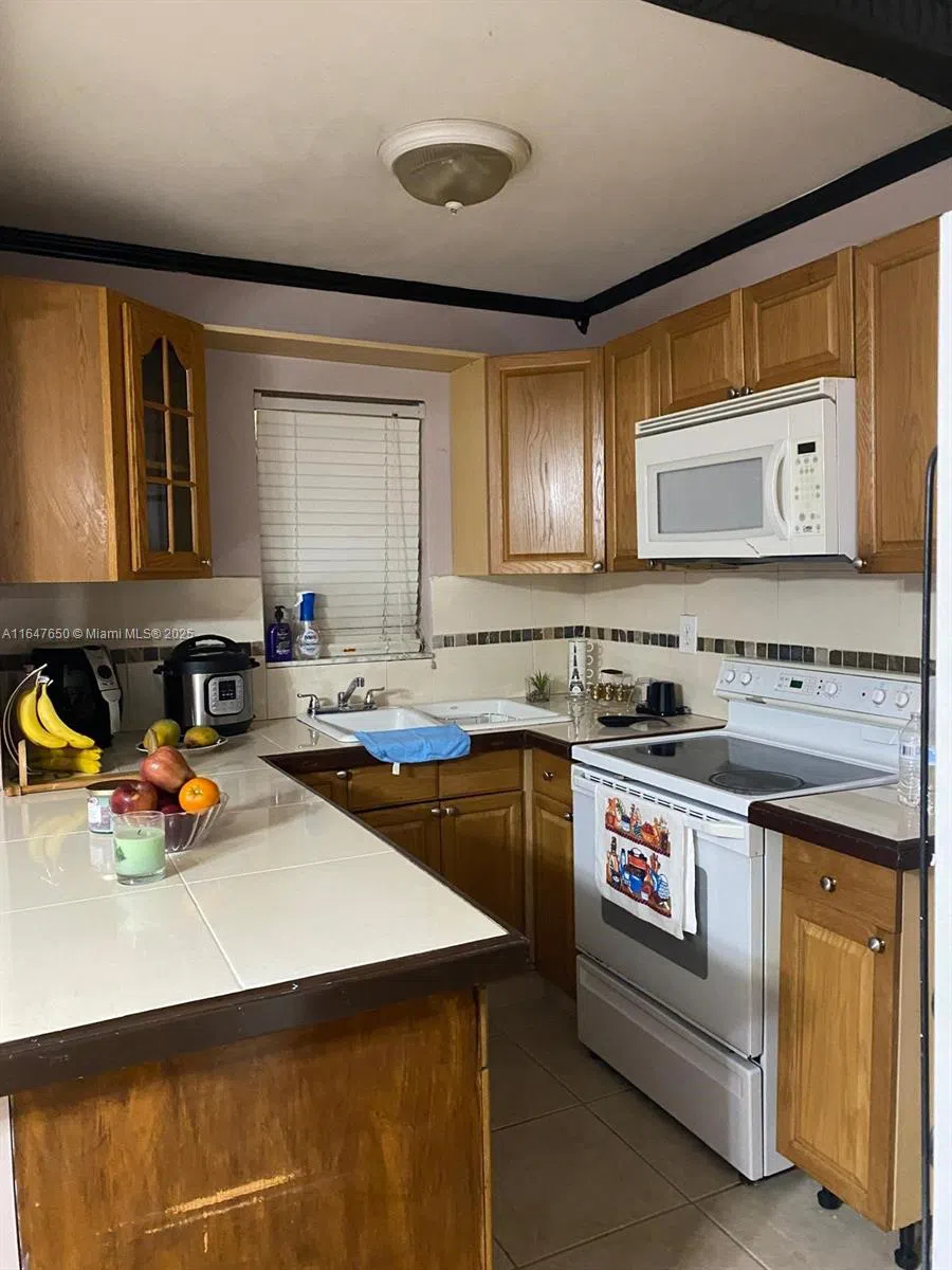 4050 NW 135th St #20-1 Opa-Locka, FL 33054