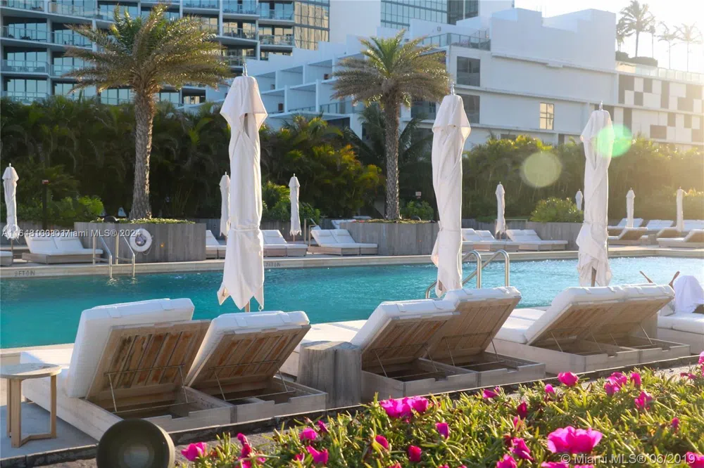 2301 Collins Ave #617 Miami Beach, FL 33139