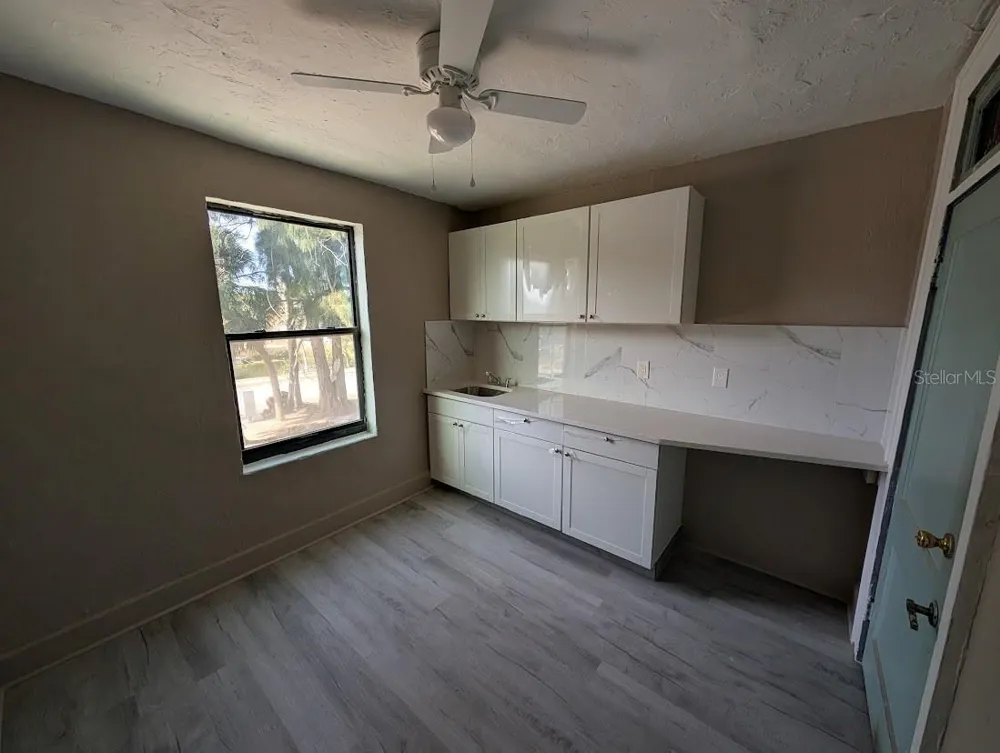 401 COLONIA LANE E #8 Nokomis, FL 34275
