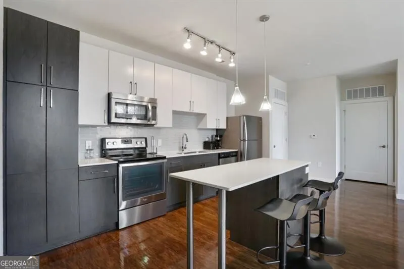 299 North Highland AVE Atlanta, GA 30307