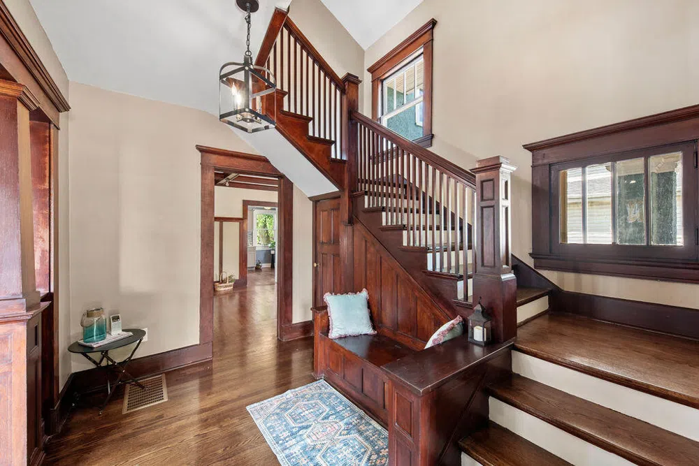 107 Lincolnway La Porte, IN 46350